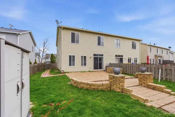 $315,000 | 688 Shannon Drive, Romeoville, IL 60446