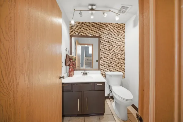 $315,000 | 688 Shannon Drive, Romeoville, IL 60446