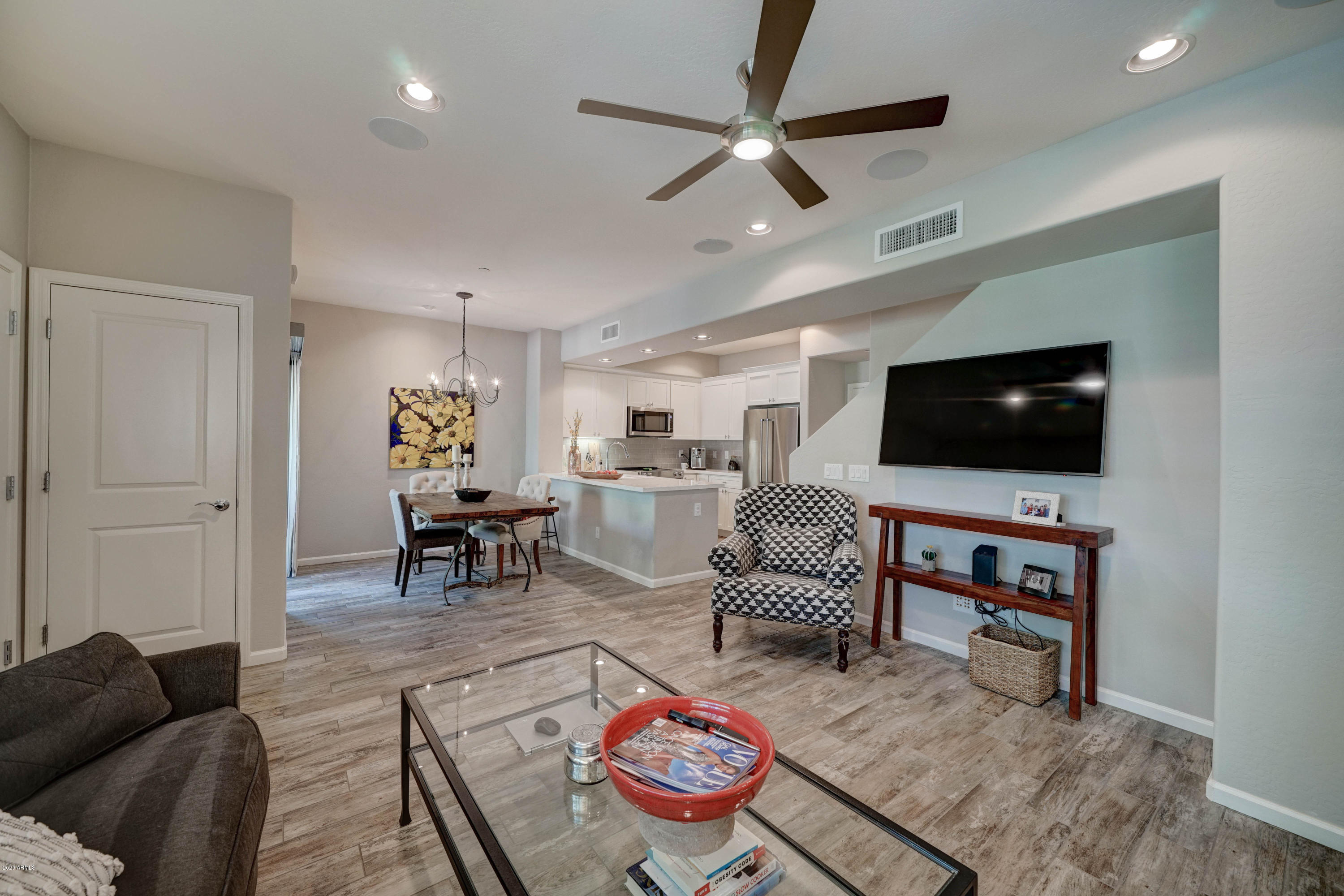 3935 East Rough Rider Road, Unit 1272 Phoenix, AZ 85050 - Photo 5 of 35 Living Room