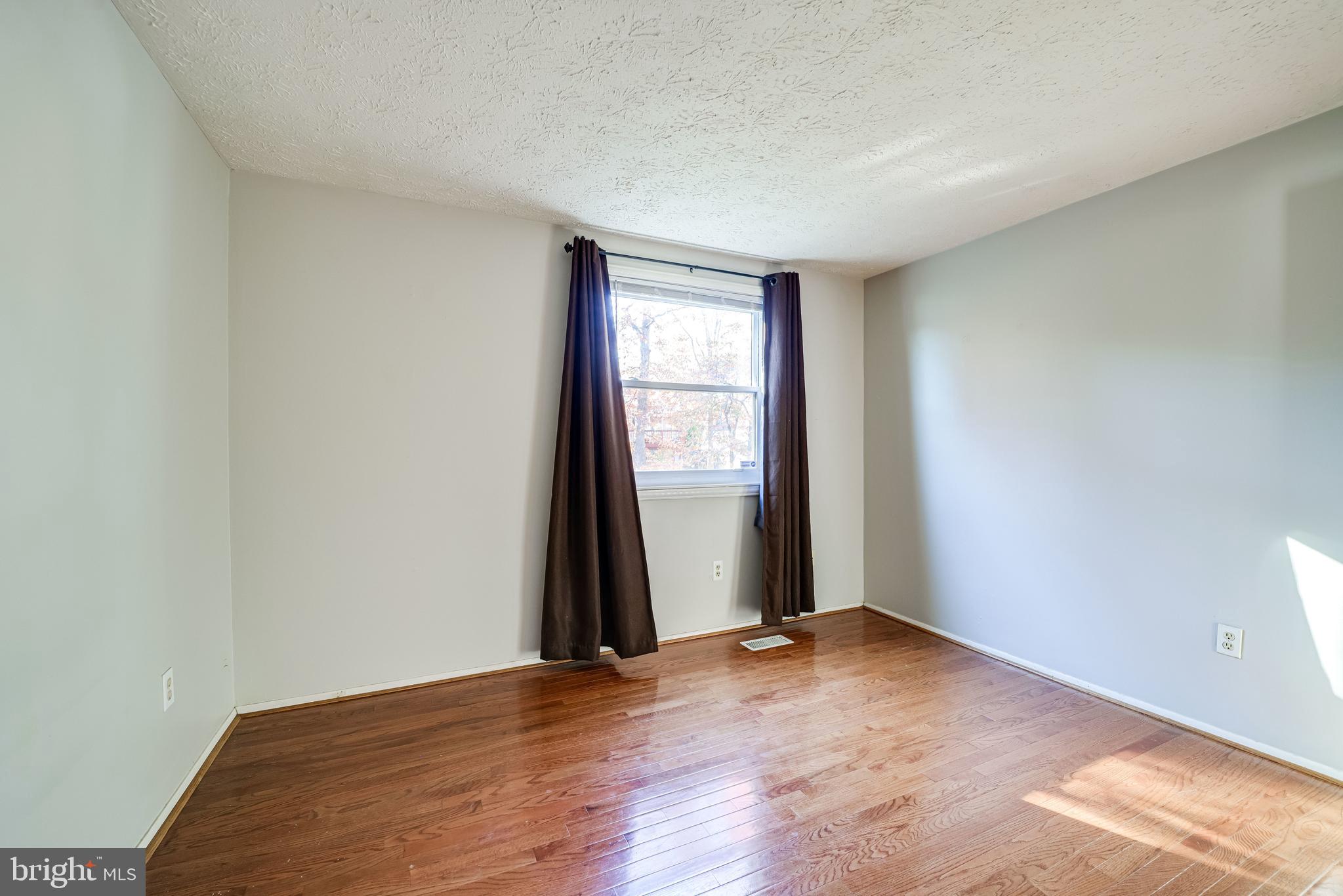 8299 Raindrop Way Springfield, VA 22153 - Photo 12 of 26 Gallery Image 12