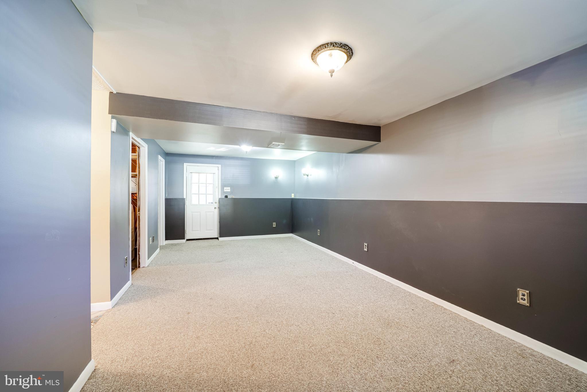 8299 Raindrop Way Springfield, VA 22153 - Photo 17 of 26 Gallery Image 17