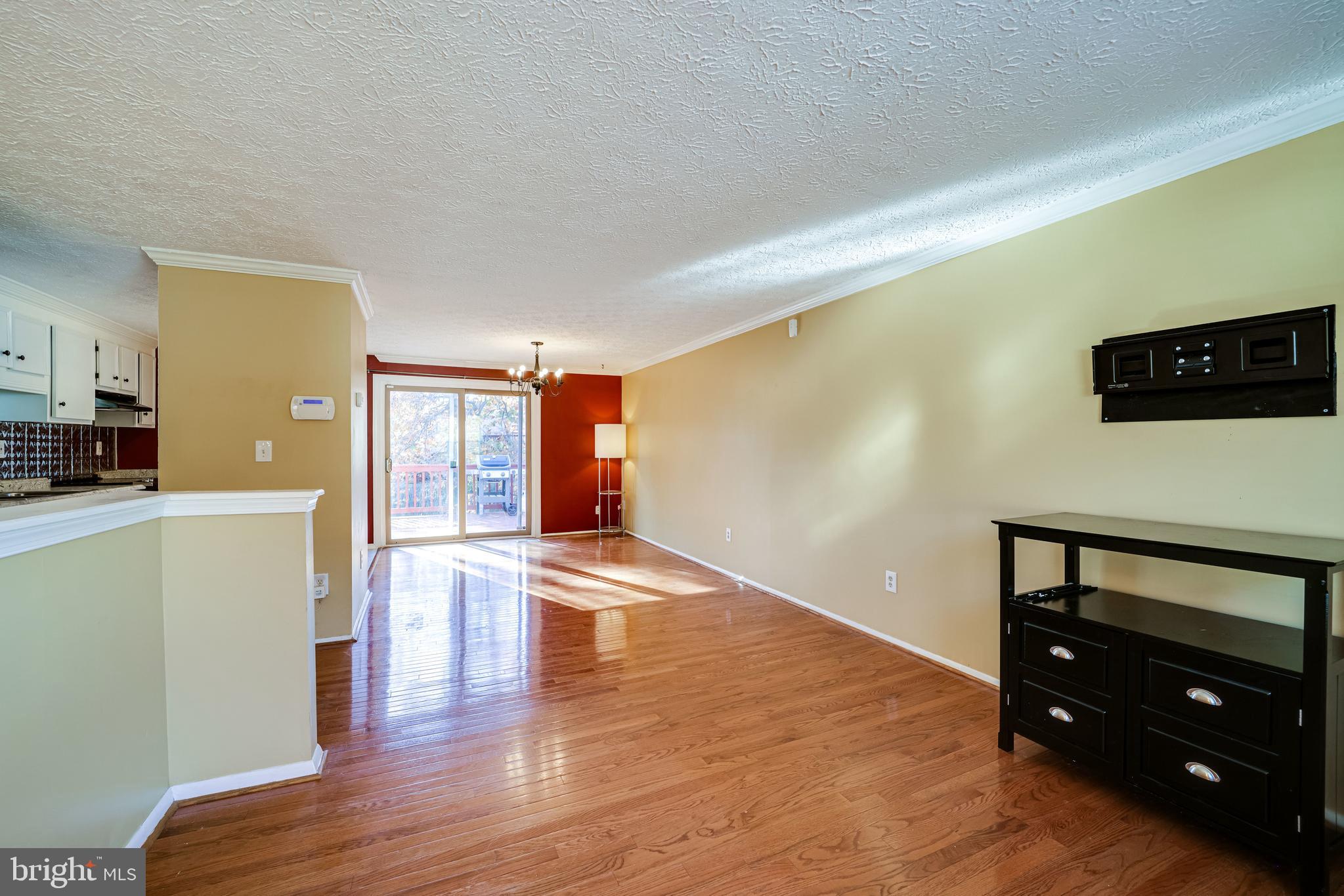 8299 Raindrop Way Springfield, VA 22153 - Photo 6 of 26 Gallery Image 6