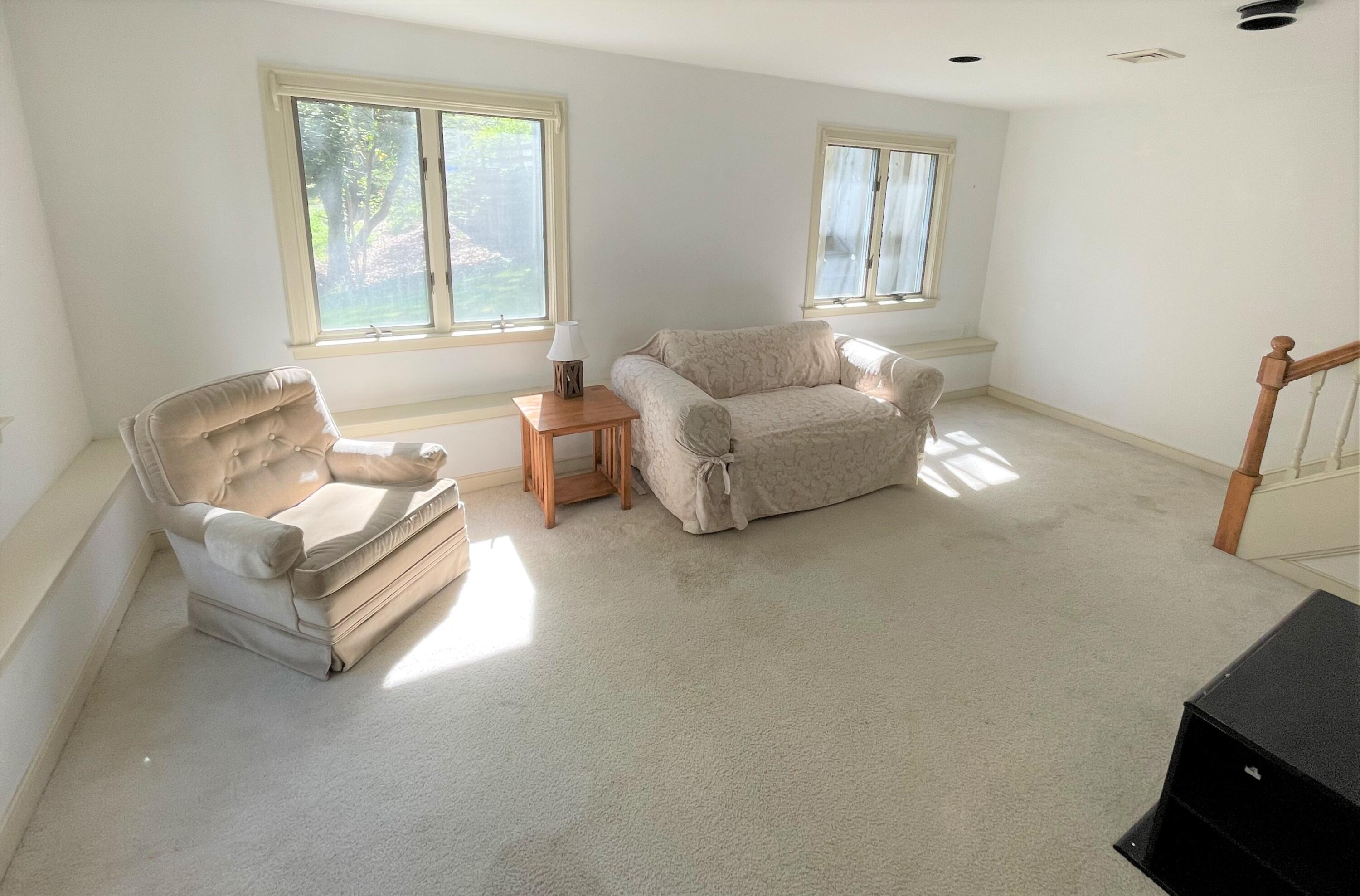 174 Tanglewood Drive Osterville, MA 02655 - Photo 20 of 34 a living room with furniture and a window