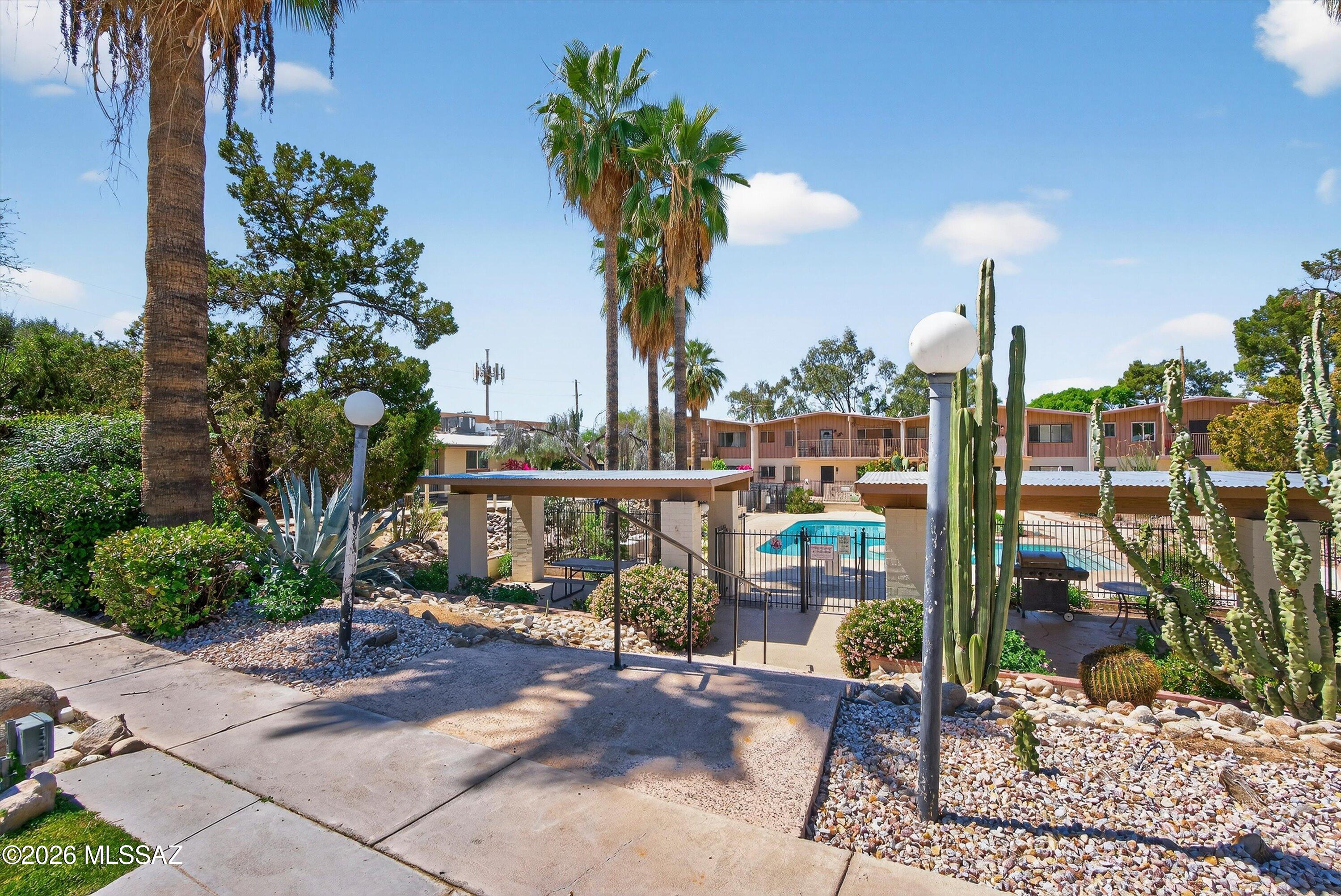 5901 North Oracle Road, Unit 24 Tucson, AZ 85704 - Photo 23 of 32 Common Area