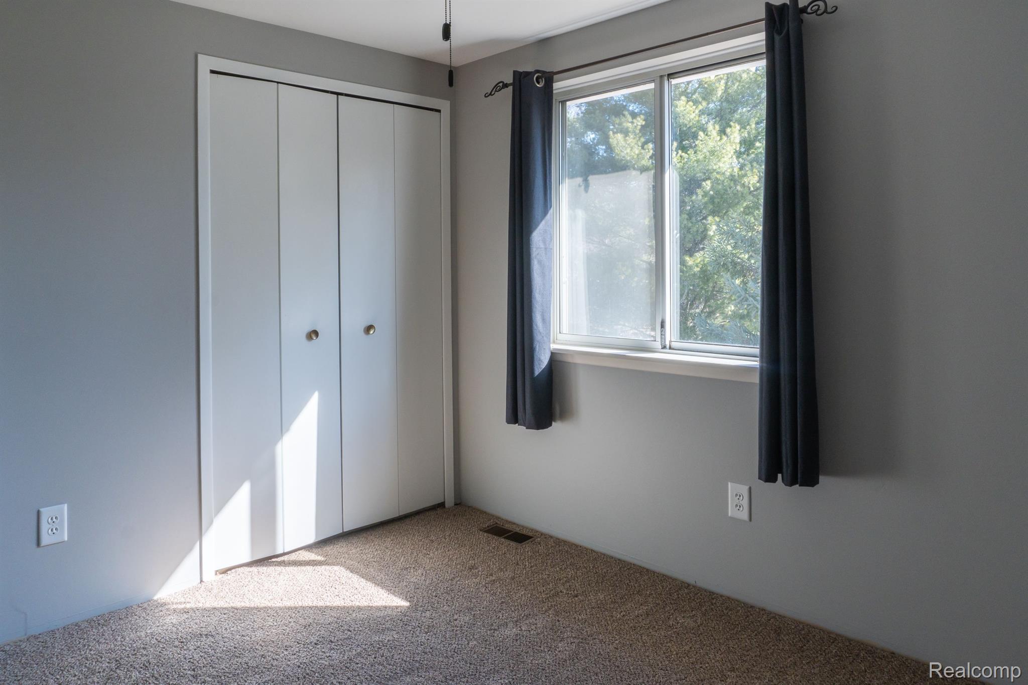 5781 Byron Road Howell, MI 48855 - Photo 23 of 39 Gallery Image 23