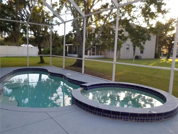 $4,000 | 19407 Sandy Springs Circle, Lutz, FL 33558