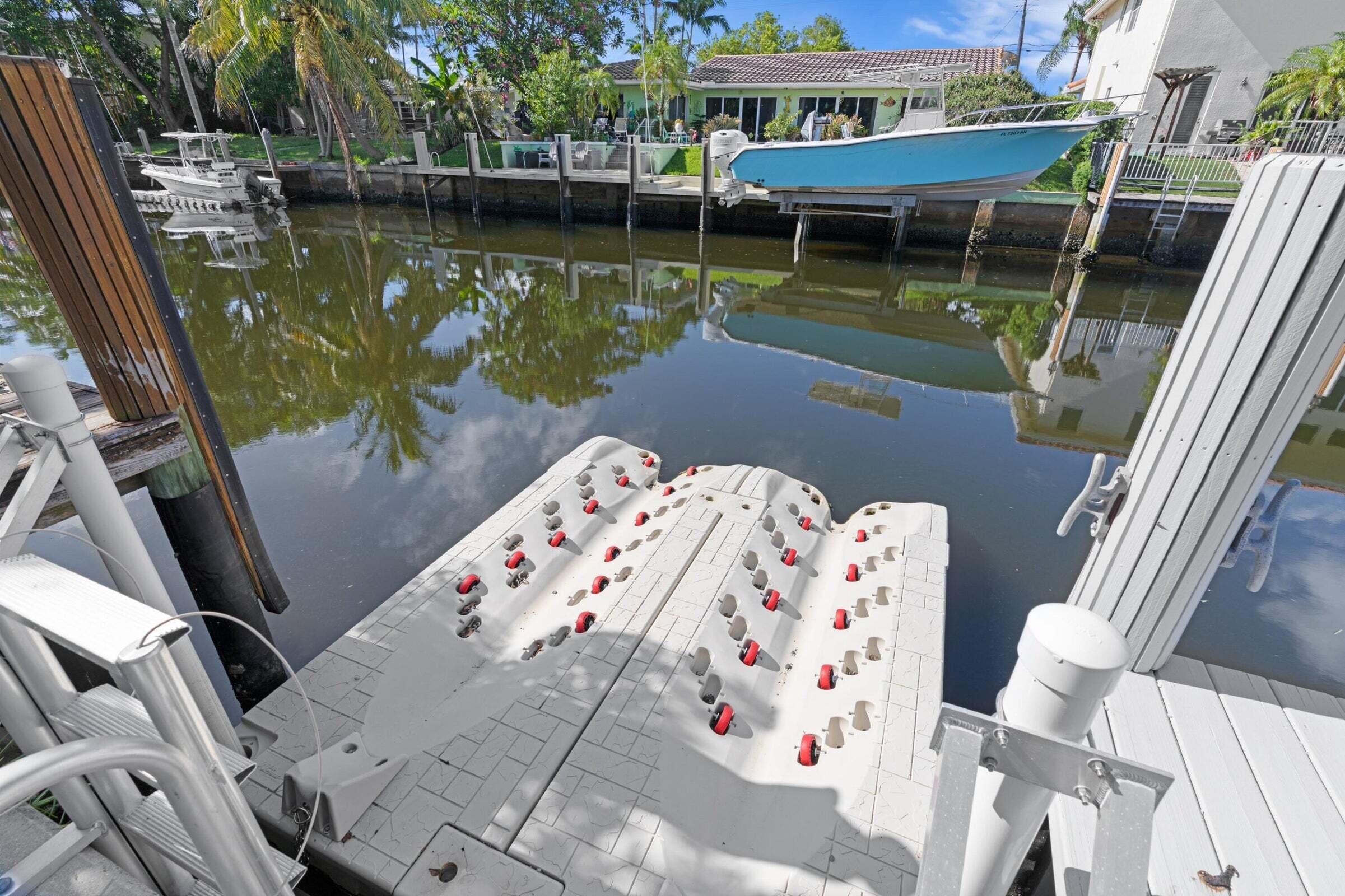 2310 Northeast 49th Street Lighthouse Point, FL 33064 - Photo 21 of 23 Floating Dock