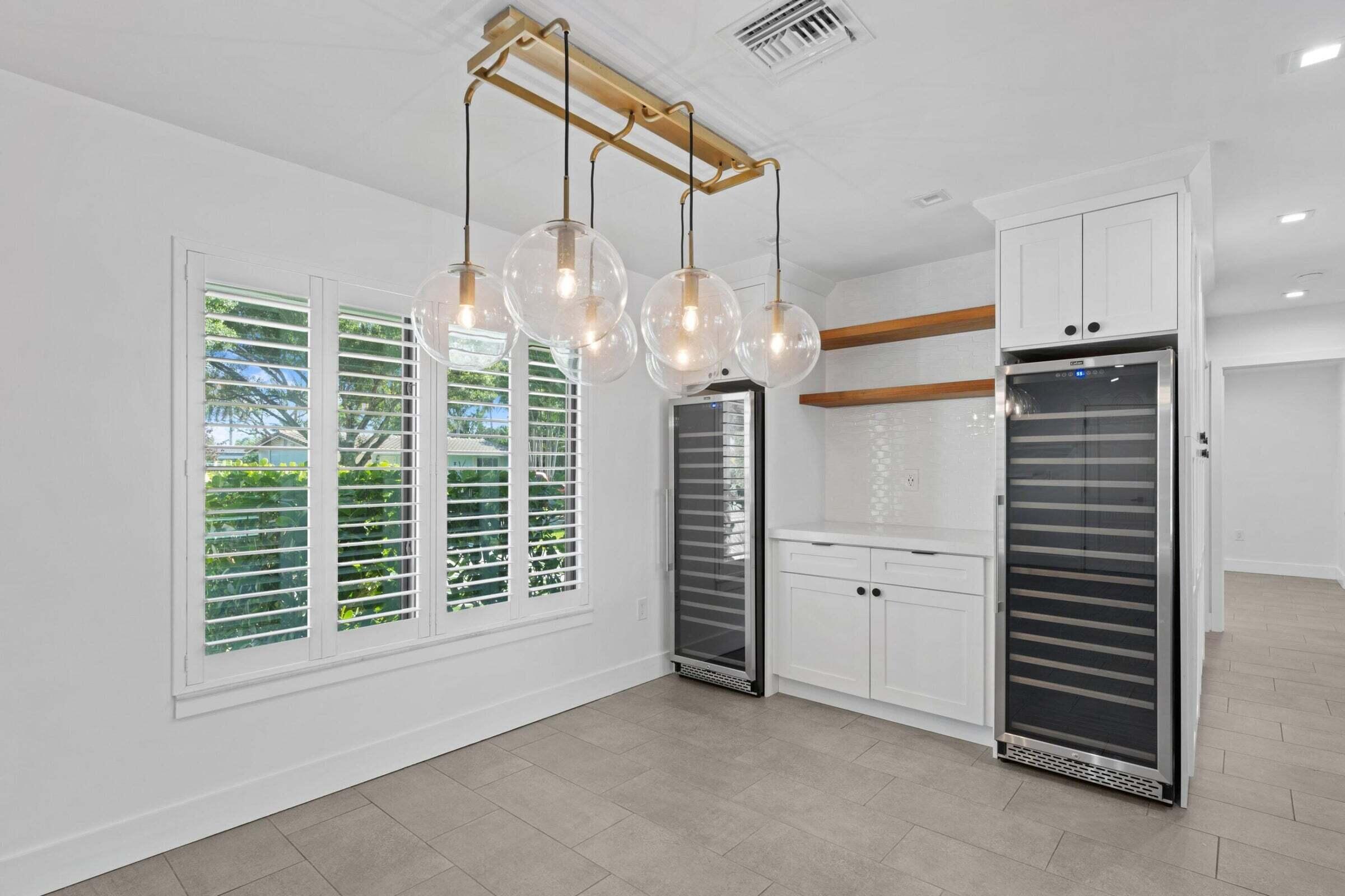 2310 Northeast 49th Street Lighthouse Point, FL 33064 - Photo 8 of 23 Kitchen
