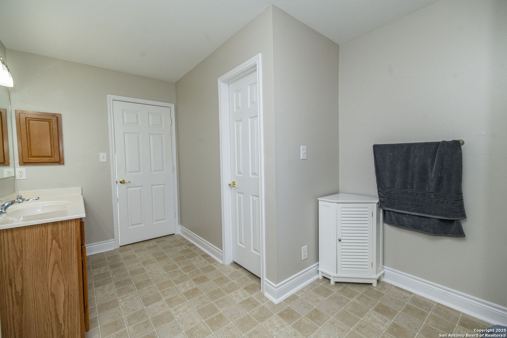 2243 Sunderidge San Antonio, TX 78260 - Photo 37 of 45 a view of an empty room