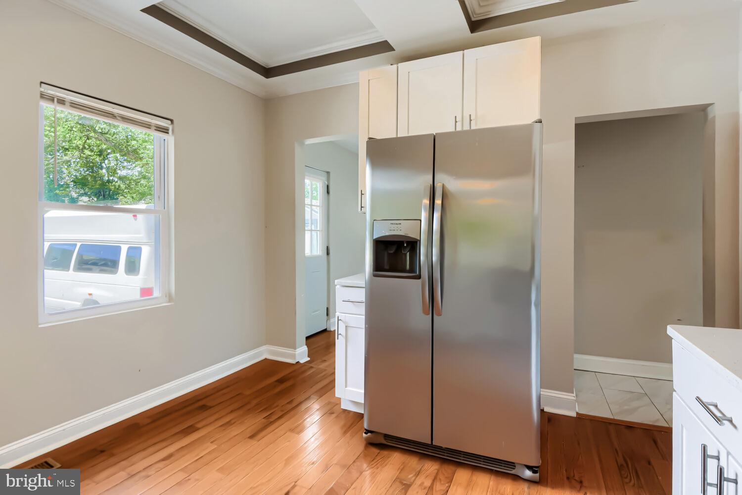 Kitchen with rear extrance