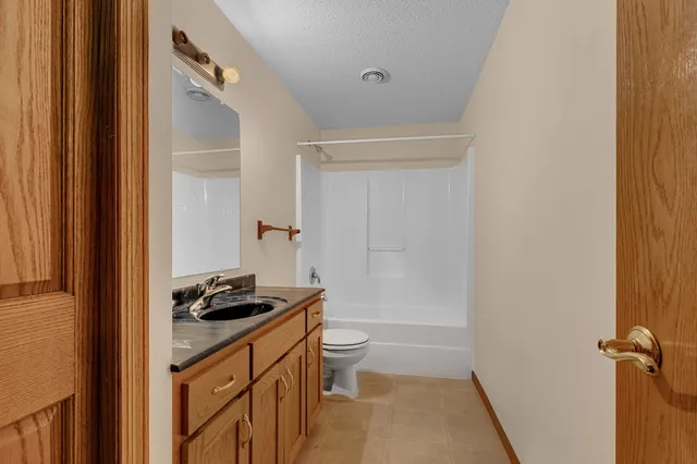 $575,000 | 16887 97th Street, Becker, MN 55308