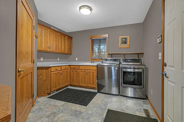 $575,000 | 16887 97th Street, Becker, MN 55308