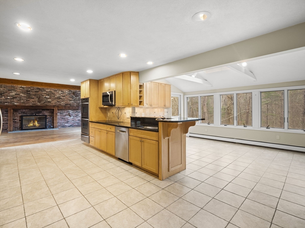 56 Spywood Road Sherborn, MA 01770 - Photo 4 of 42 Gallery Image 4
