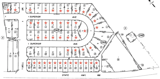 a black and white photo of a living room