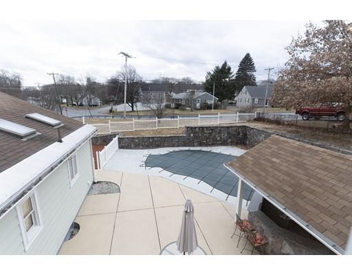 71 Windward Road Lowell, MA 01852 - Photo 3 of 28 Gallery Image 3