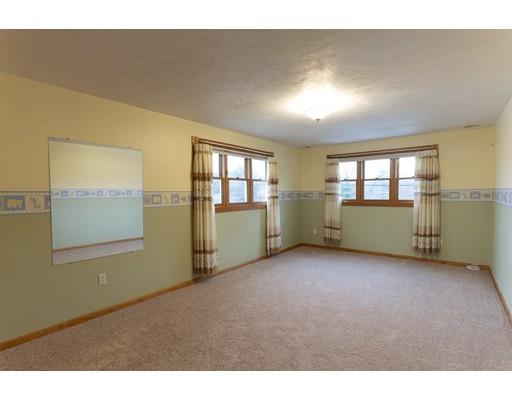 71 Windward Road Lowell, MA 01852 - Photo 9 of 28 Gallery Image 9