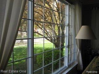 2723 Trafford Road Royal Oak, MI 48073 - Photo 5 of 17 Beautiful Updated Winds
