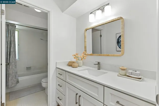 $1,995,000 | 1725 Spyglass Lane, Moraga, CA 94556