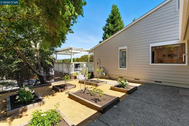 $1,995,000 | 1725 Spyglass Lane, Moraga, CA 94556