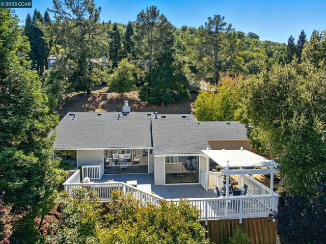 $1,995,000 | 1725 Spyglass Lane, Moraga, CA 94556
