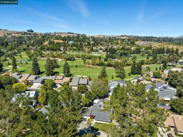 $1,995,000 | 1725 Spyglass Lane, Moraga, CA 94556
