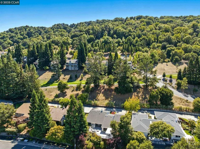 $1,995,000 | 1725 Spyglass Lane, Moraga, CA 94556