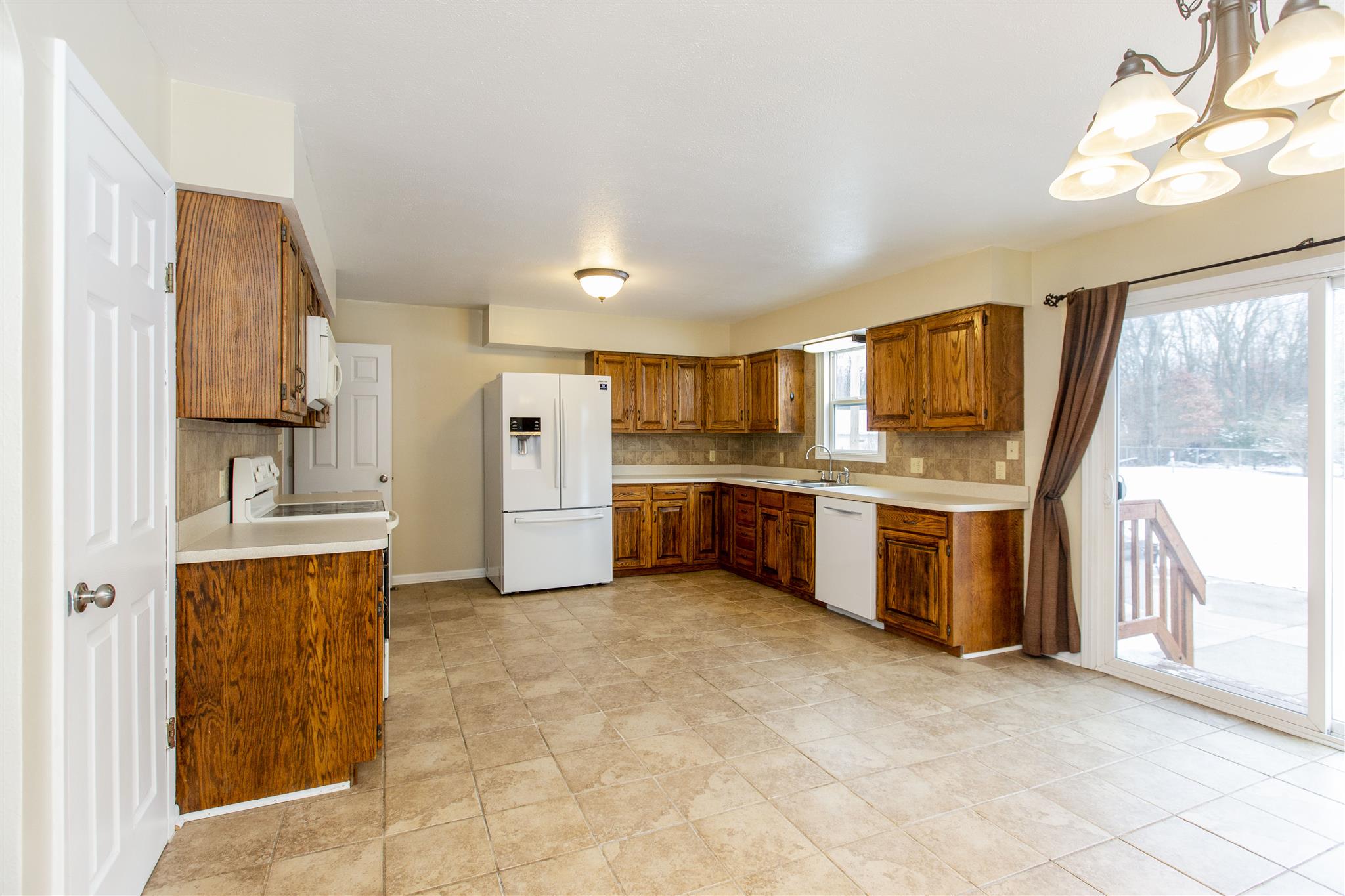 18360 Stateline Road South Bend, IN 46637 - Photo 4 of 36
