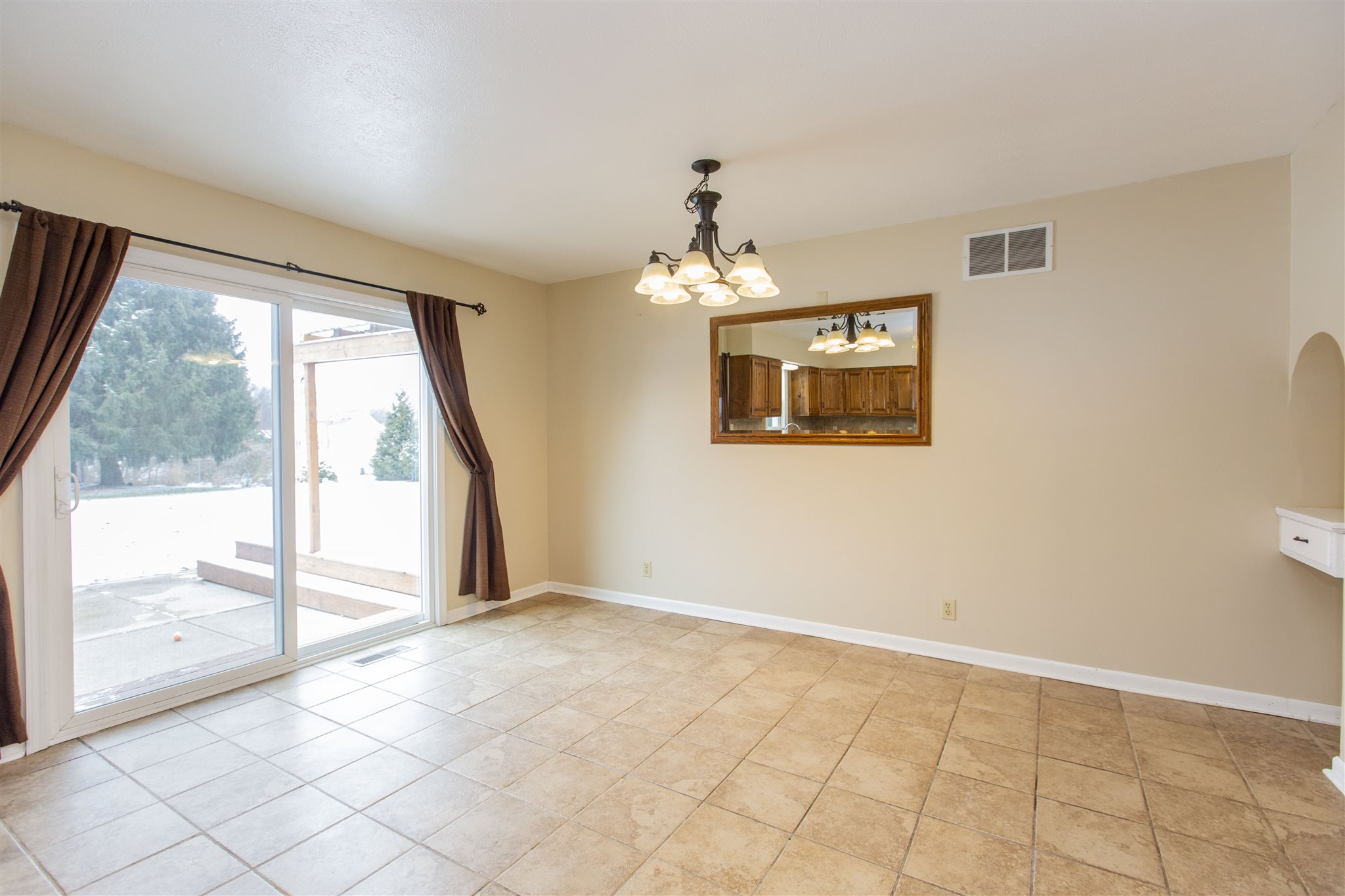 18360 Stateline Road South Bend, IN 46637 - Photo 9 of 36