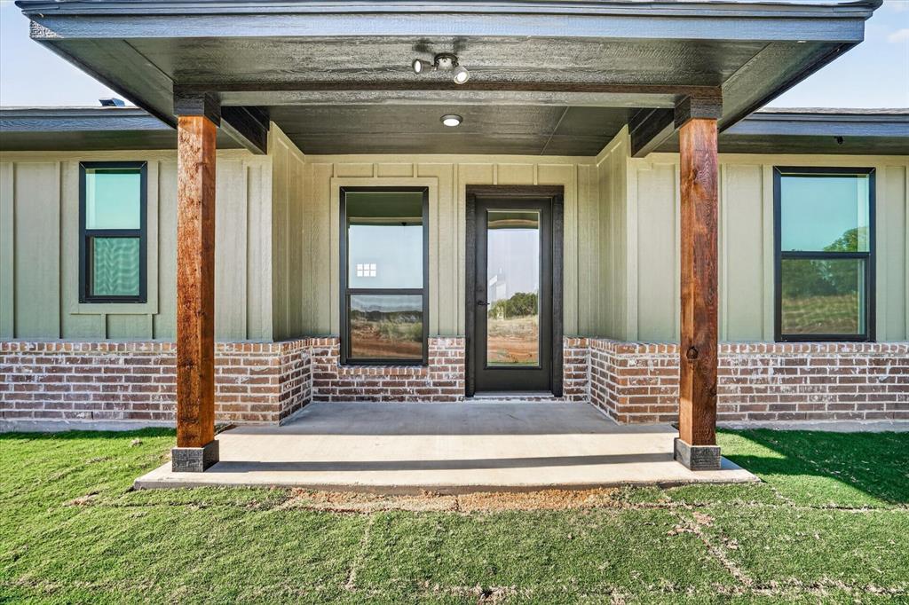 1097 Colt Road Springtown, TX 76082 - Photo 5 of 38 Gallery Image 5
