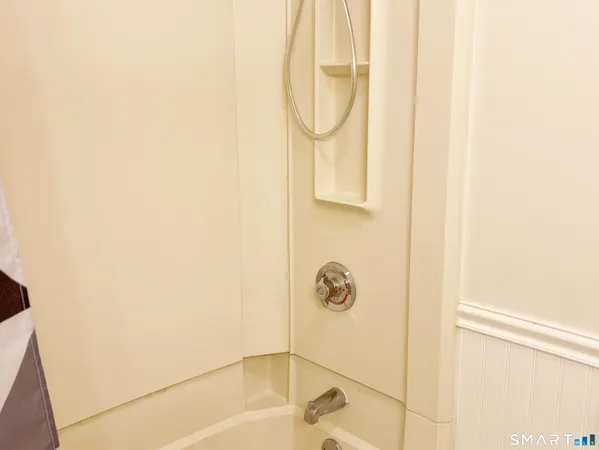 $199,900 | 94 Wakefield Circle, Unit 94, East Hartford, CT 06118