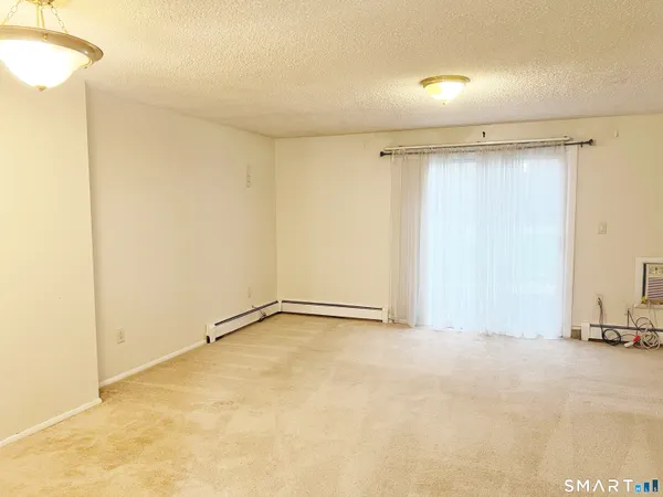 $199,900 | 94 Wakefield Circle, Unit 94, East Hartford, CT 06118