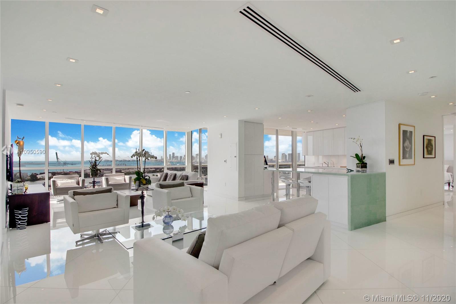 400 Alton Road, Unit 2001 Miami Beach, FL 33139 - Photo 2 of 19