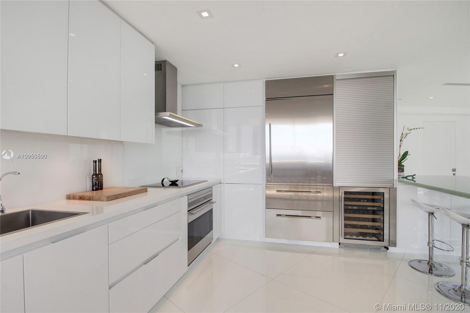 400 Alton Road, Unit 2001 Miami Beach, FL 33139 - Photo 4 of 19