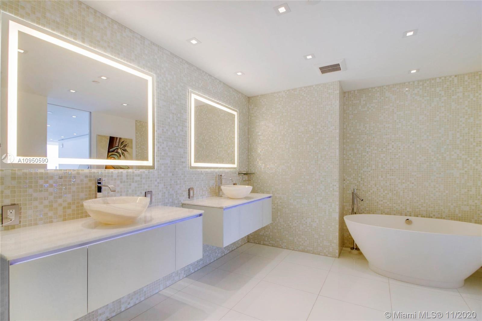 400 Alton Road, Unit 2001 Miami Beach, FL 33139 - Photo 7 of 19