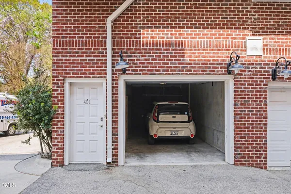 $588,000 | 400 West Rosemary Street, Unit 401, Chapel Hill, NC 27516