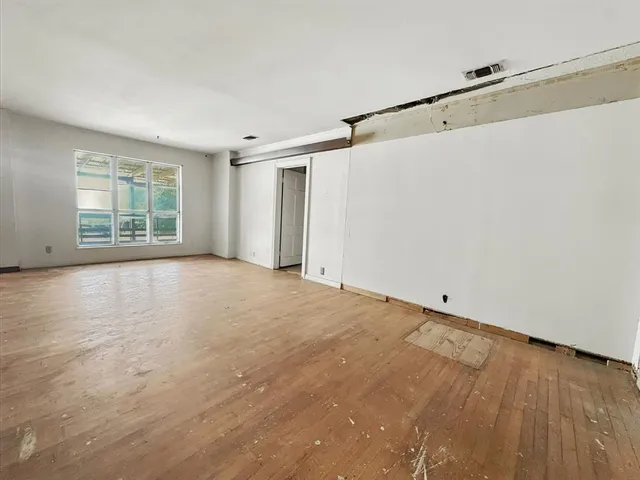 $125,000 | 601 East Henry Street, Hamilton, TX 76531