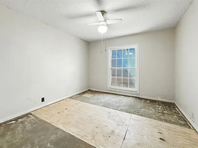 $125,000 | 601 East Henry Street, Hamilton, TX 76531