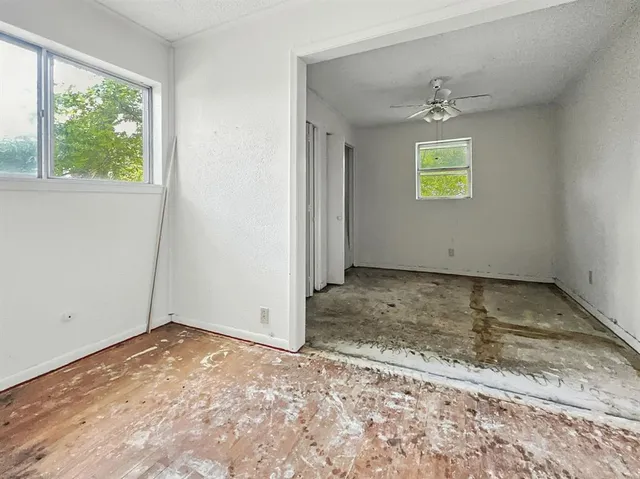 $125,000 | 601 East Henry Street, Hamilton, TX 76531