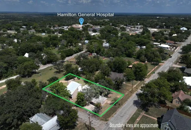 $125,000 | 601 East Henry Street, Hamilton, TX 76531