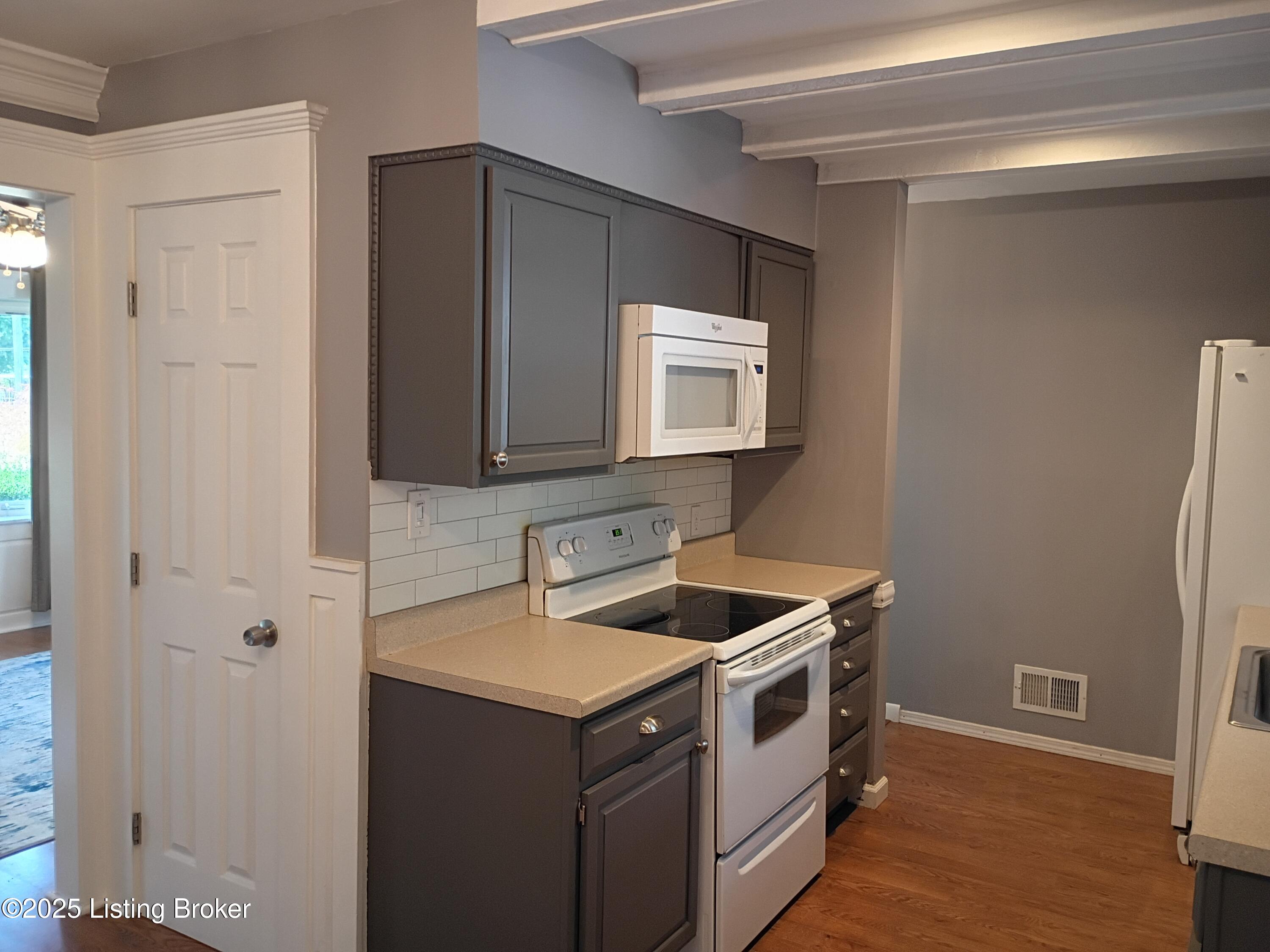 10705 Deering Road Louisville, KY 40272 - Photo 11 of 56 IMG_20250916_155410817_HDR
