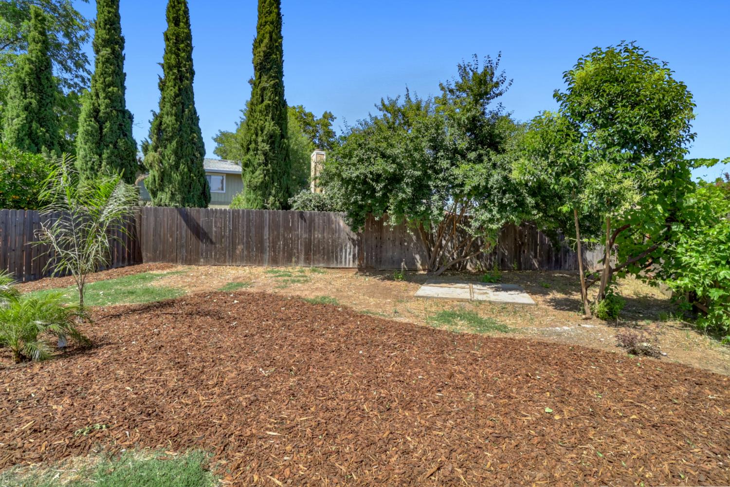 7521 Delta Pointe Way Sacramento, CA 95823 - Photo 44 of 48