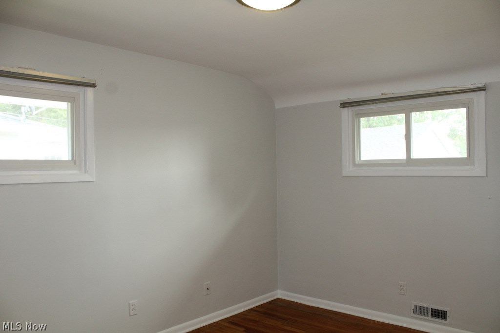 9595 Reichert Road Parma, OH 44130 - Photo 15 of 22