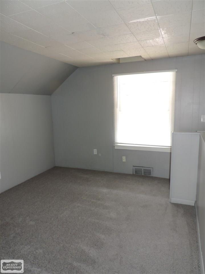 28475 Melvin Street Roseville, MI 48066 - Photo 20 of 22 31392868-19.JPG