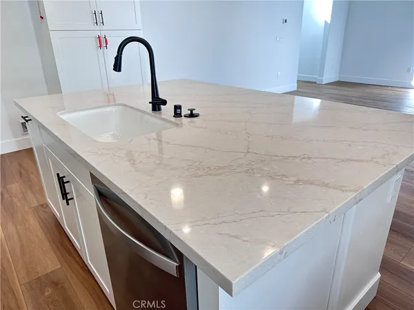 a close view of sink and tap
