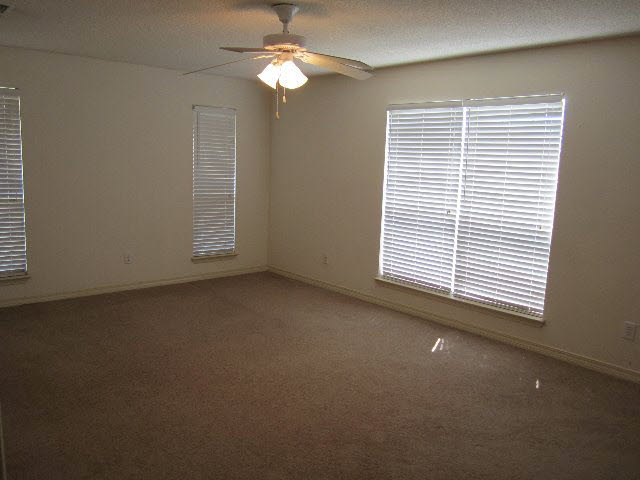 2708 Hampton Park Circle Foley, AL 36535 - Photo 4 of 10