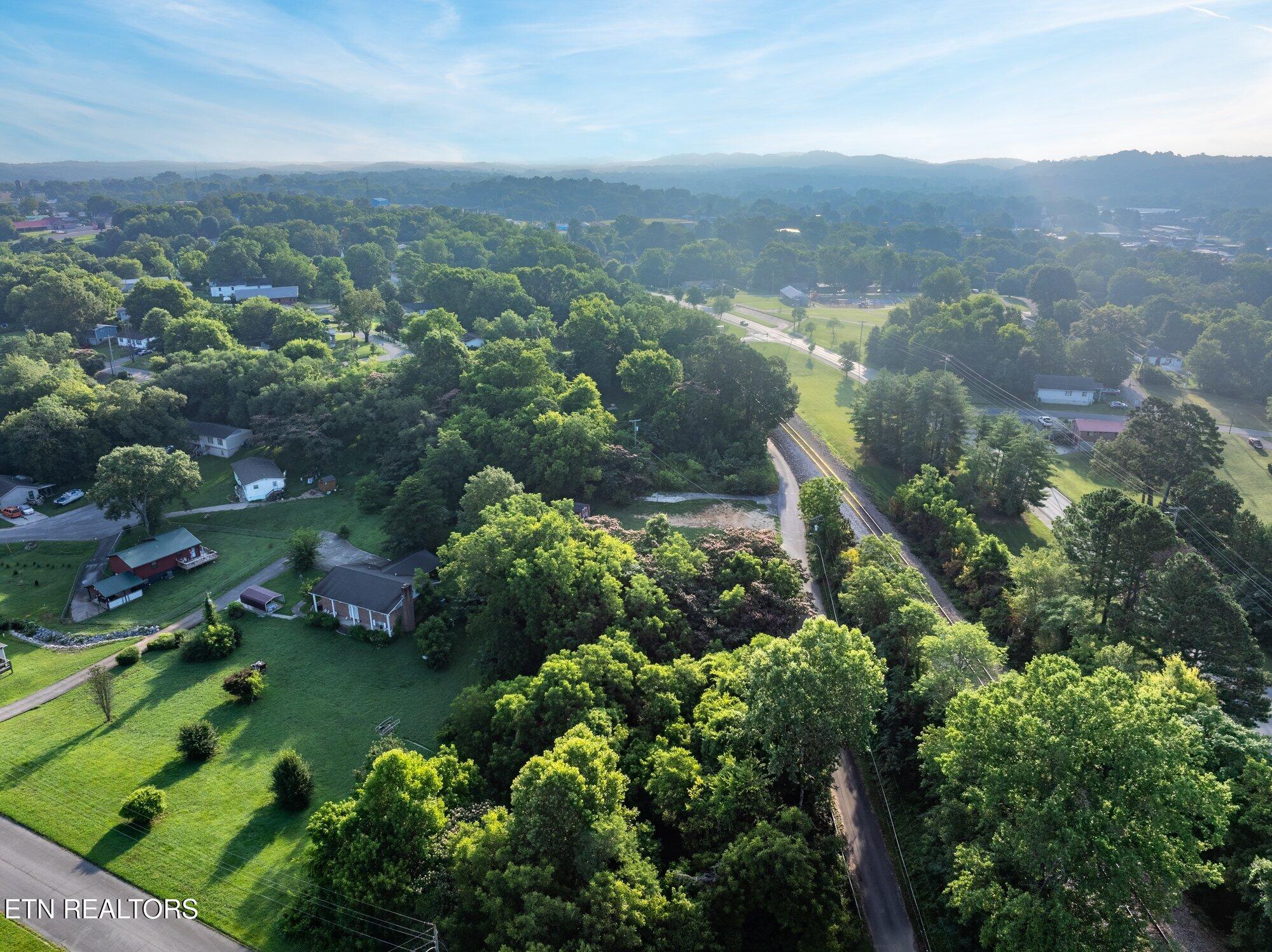 620 Tell Street Athens, TN 37303 - Photo 8 of 15 620-Tell-St-Athens-TN-10