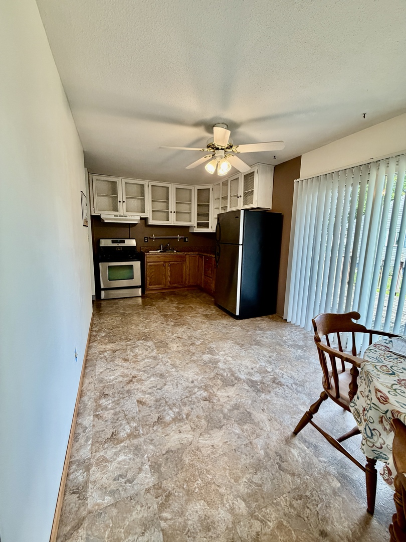 1612 Middle Road Camanche, IA 52730 - Photo 5 of 20