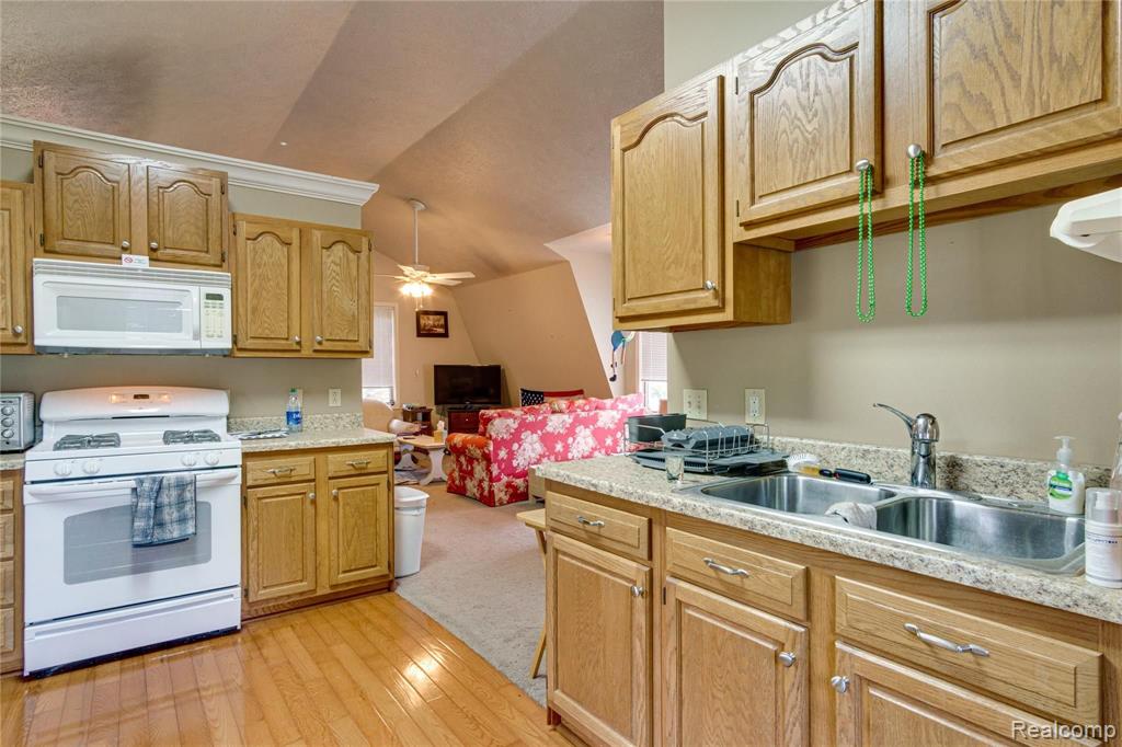 4250 Brighton Road Howell, MI 48843 - Photo 35 of 44