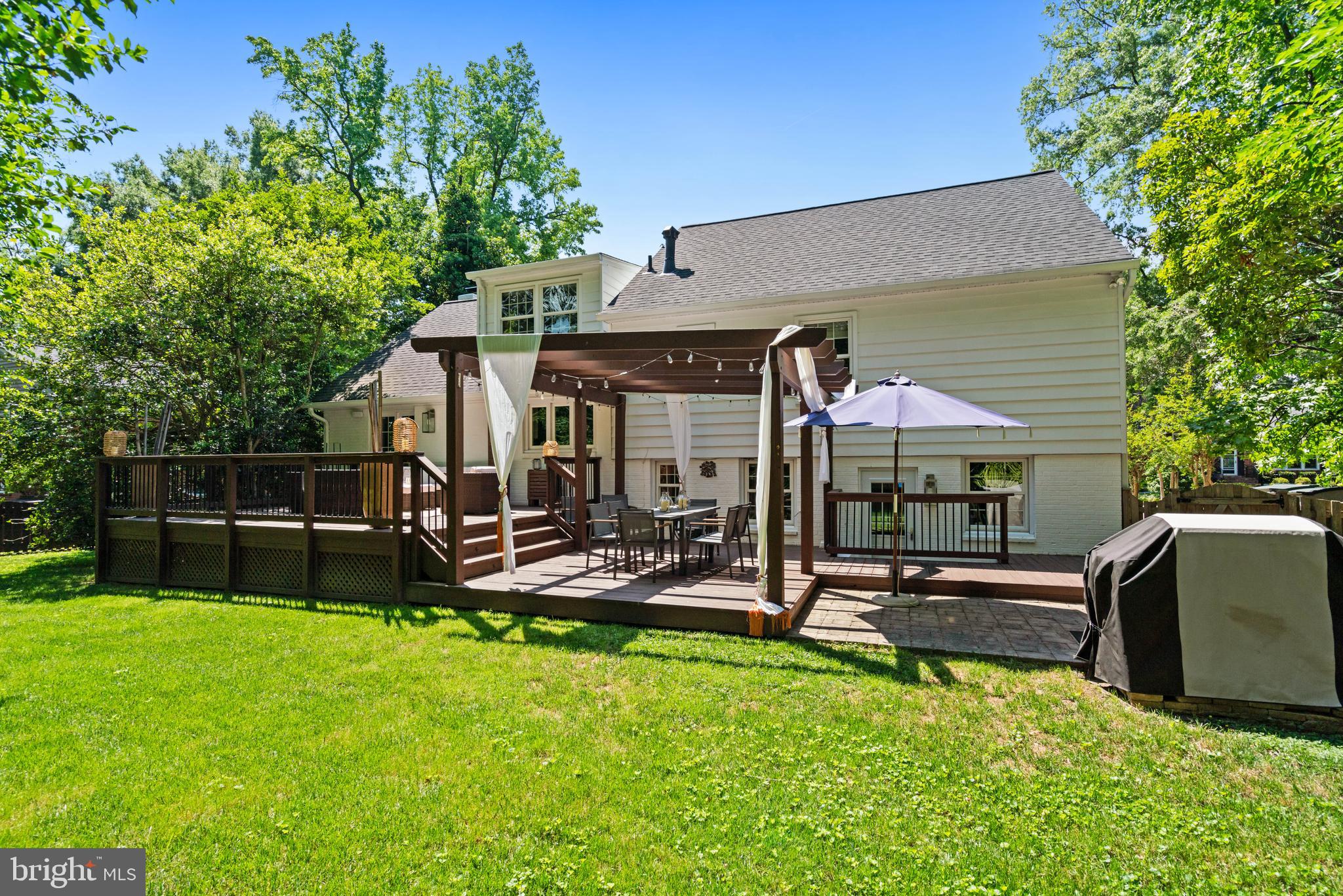 8611 Cyrus Place Alexandria, VA 22308 - Photo 42 of 49 Flat yard
