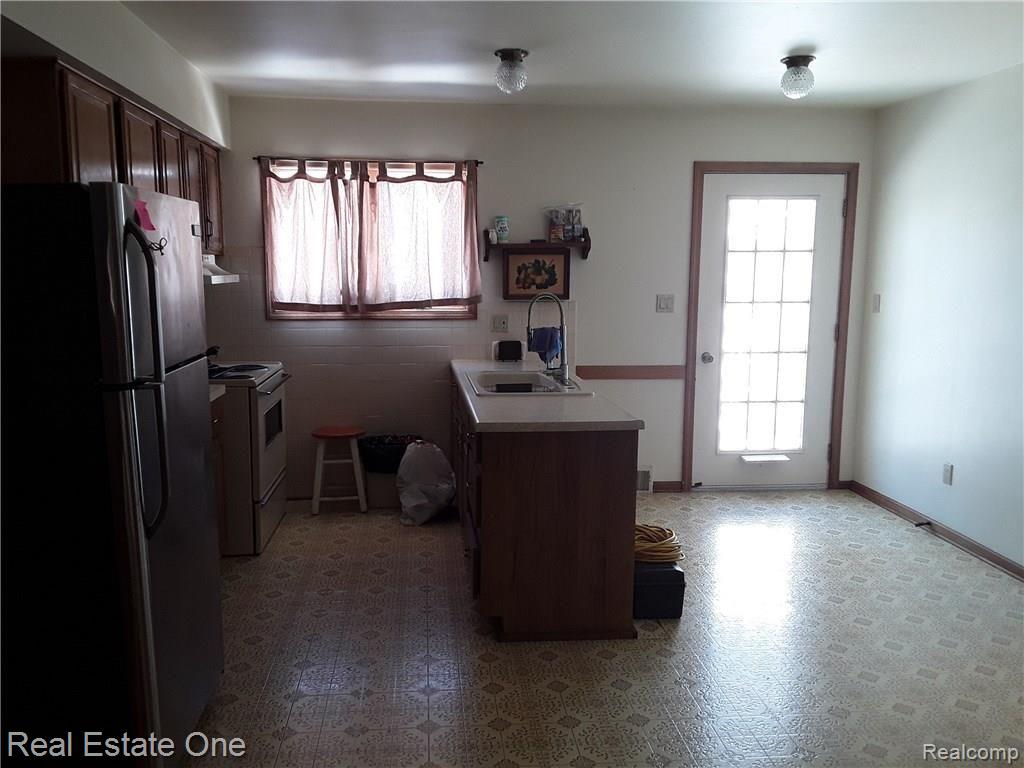 5410 Chase Road Dearborn, MI 48126 - Photo 10 of 20 20170203_141348.jpg